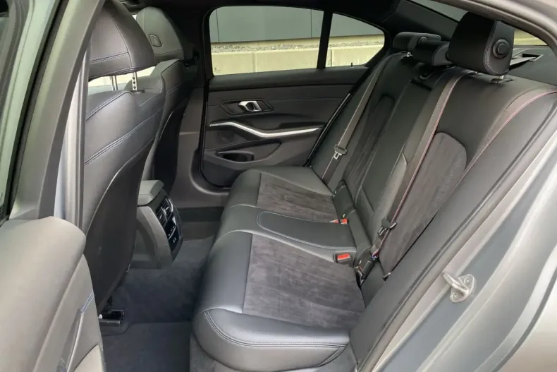 BMW 330 din 2024 cu 12.610 km - oferta BMW121959 - foto 7