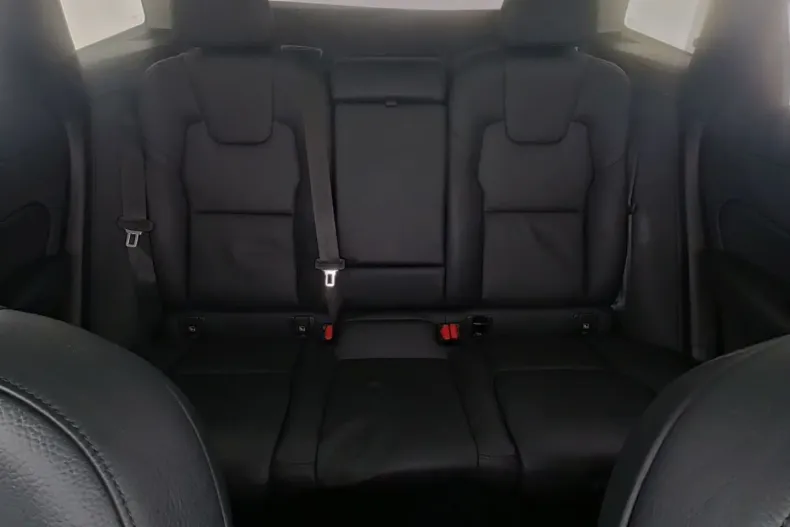 Volvo XC60 din 2022 cu 92.109 km - oferta VOL121965 - foto 14