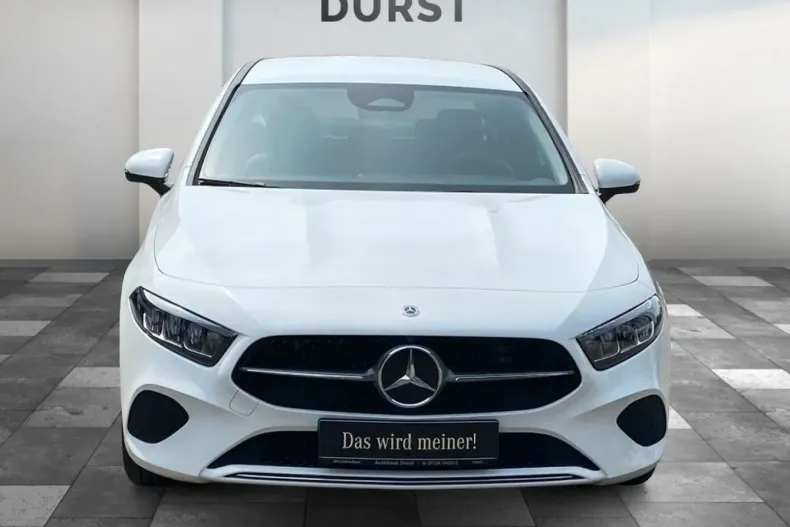Mercedes-Benz A 180 din 2024 cu 8.820 km - oferta MER121966 - foto 4
