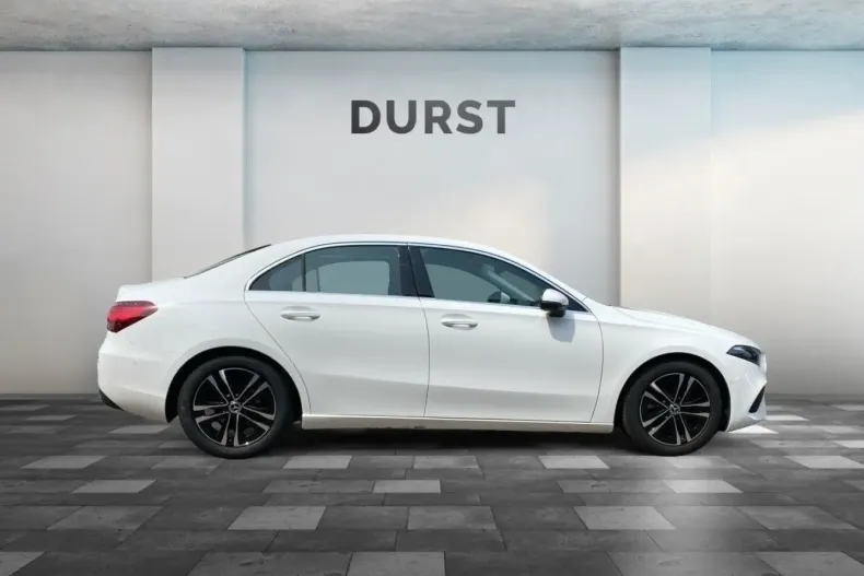 Mercedes-Benz A 180 din 2024 cu 8.820 km - oferta MER121966 - foto 9