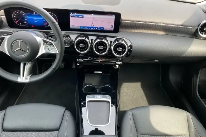 Mercedes-Benz A 180 din 2024 cu 8.820 km - oferta MER121966 - foto 12