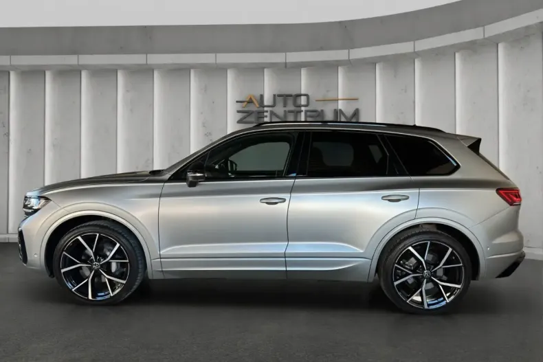 Volkswagen Touareg din 2024 cu 8.790 km - oferta VOL121976 - foto 4