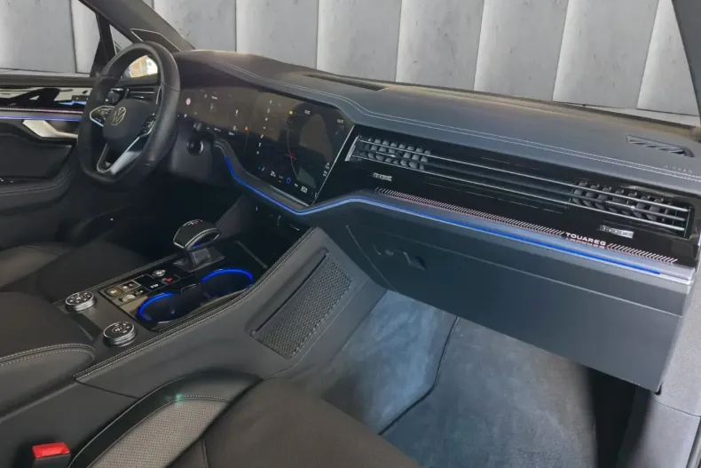 Volkswagen Touareg din 2024 cu 8.790 km - oferta VOL121976 - foto 13