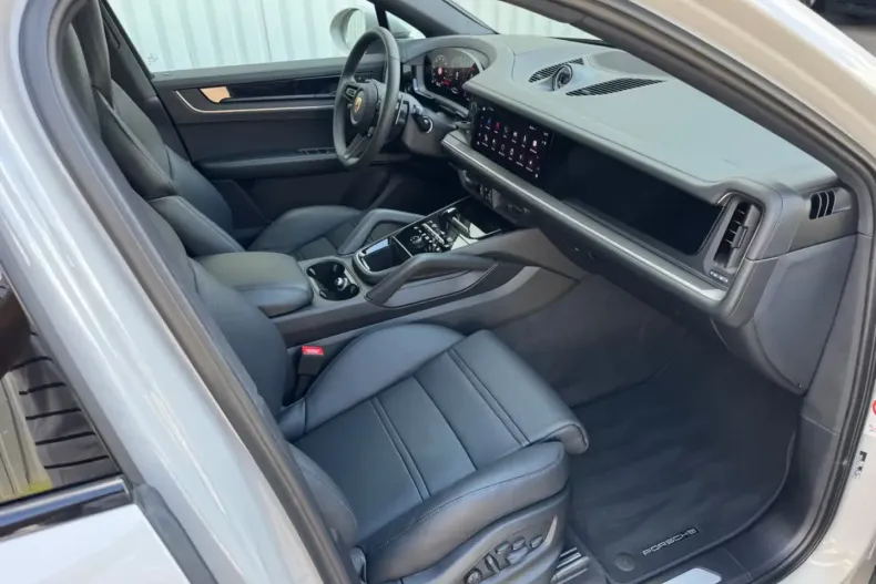 Porsche Cayenne din 2025 cu 1.780 km - oferta POR121984 - foto 8