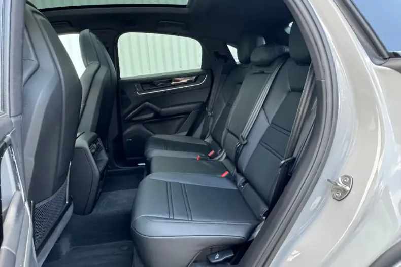 Porsche Cayenne din 2025 cu 1.780 km - oferta POR121984 - foto 11