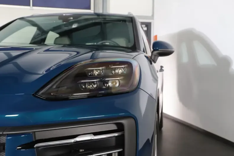 Porsche Cayenne din 2025 cu 30 km - oferta POR121989 - foto 2