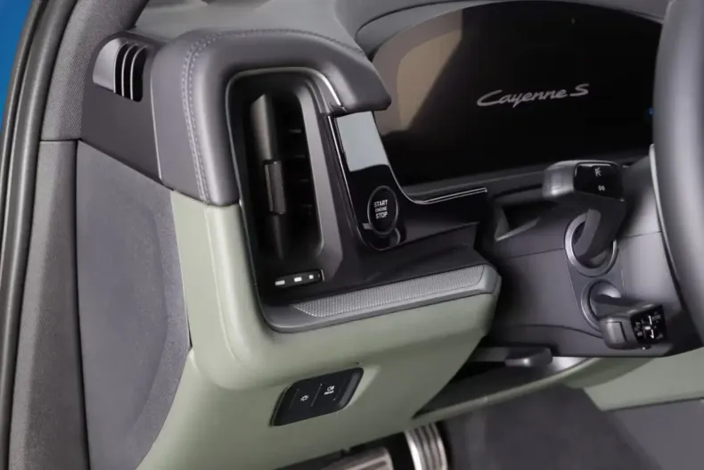 Porsche Cayenne din 2025 cu 30 km - oferta POR121989 - foto 3