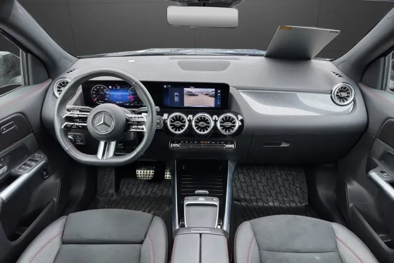 Mercedes-Benz GLA 200 din 2024 cu 26.000 km - oferta MER122000 - foto 6