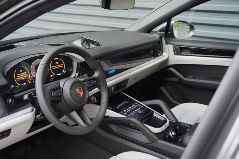 Porsche Cayenne din 2025 cu 20 km - oferta POR122017 - foto 4