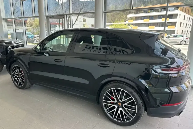 Porsche Cayenne din 2025 cu 6.000 km - oferta POR122033 - foto 3