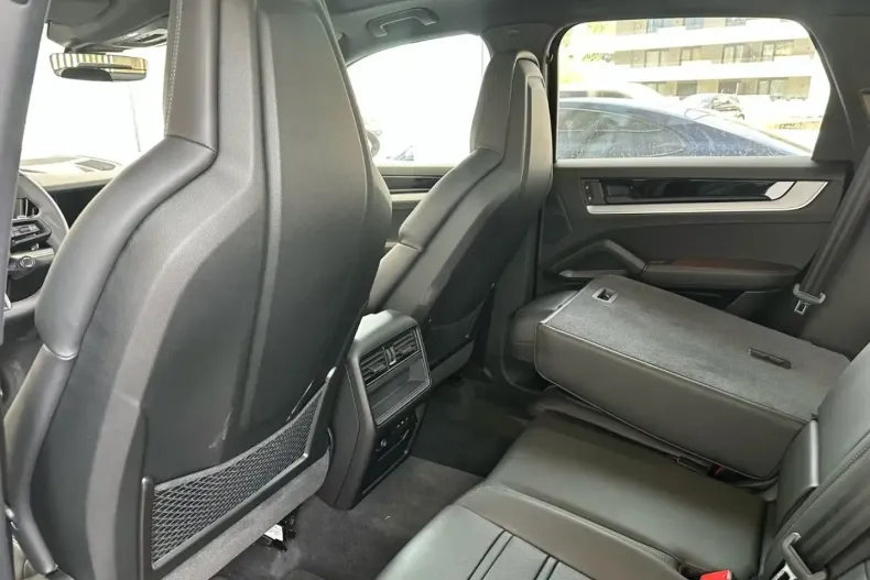 Porsche Cayenne din 2025 cu 6.000 km - oferta POR122033 - foto 6