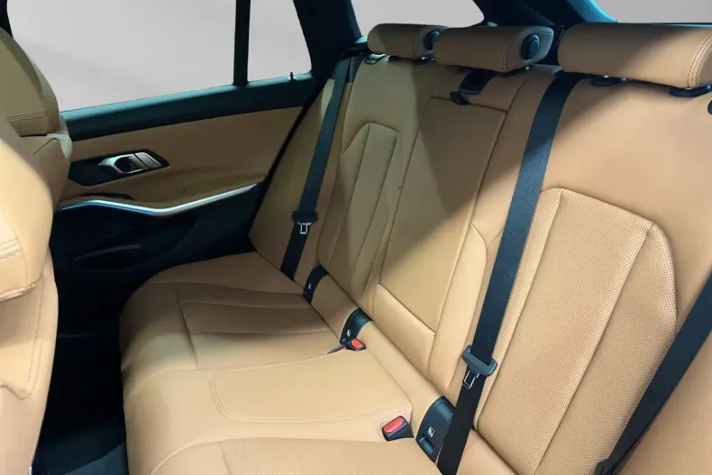 BMW 330 din 2024 cu 18.800 km - oferta BMW122039 - foto 10