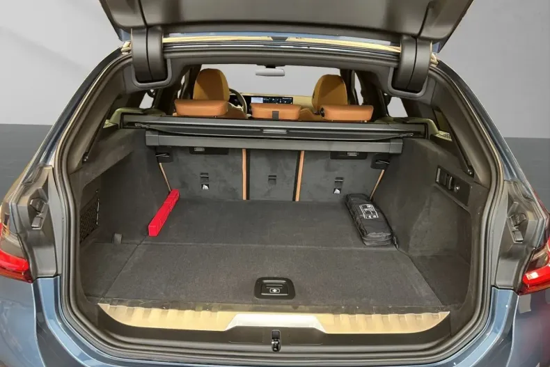 BMW 330 din 2024 cu 18.800 km - oferta BMW122039 - foto 11