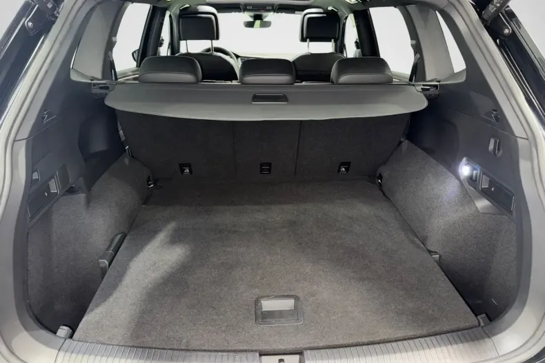 Volkswagen Tiguan Allspace din 2023 cu 41.902 km - oferta VOL122052 - foto 8