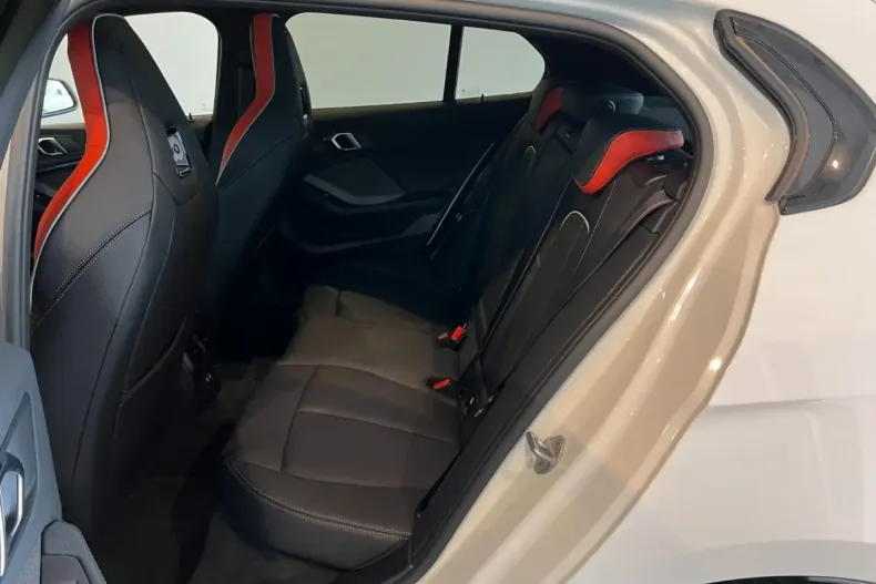 BMW 118 din 2024 cu 7.400 km - oferta BMW122054 - foto 14