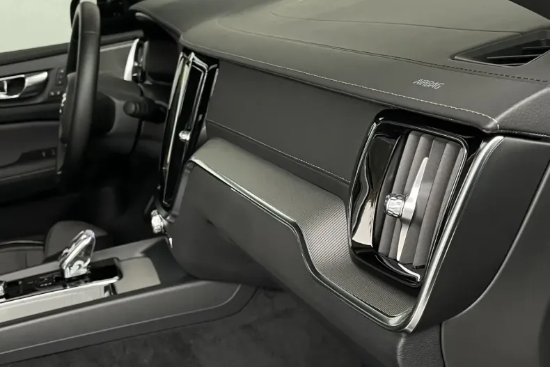 Volvo S60 din 2023 cu 19.659 km - oferta VOL122066 - foto 16