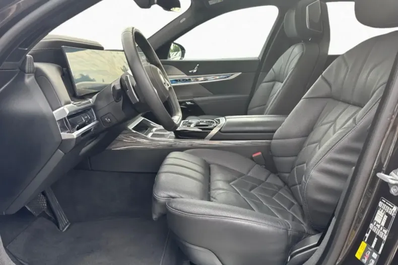 BMW 750 din 2024 cu 46.469 km - oferta BMW122068 - foto 9