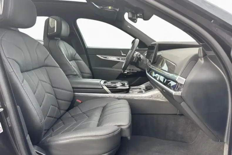 BMW 750 din 2024 cu 46.469 km - oferta BMW122068 - foto 10