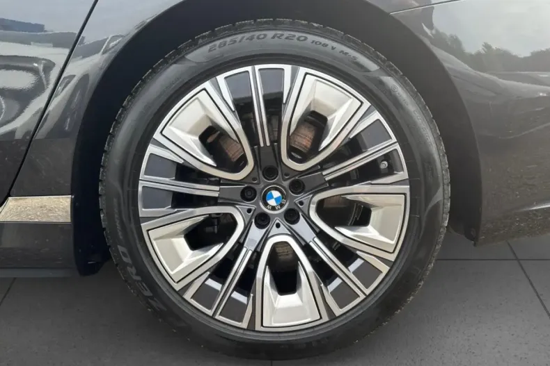 BMW 750 din 2024 cu 46.469 km - oferta BMW122068 - foto 13