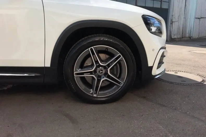 Mercedes-Benz GLB 220 din 2024 cu 8.558 km - oferta MER122072 - foto 9