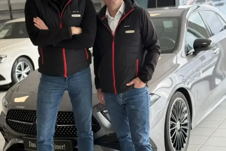 Mercedes-Benz GLB 220 din 2024 cu 8.558 km - oferta MER122072 - foto 14