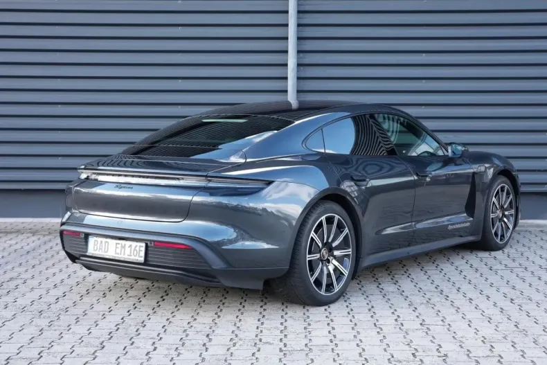 Porsche Taycan din 2024 cu 18.000 km - oferta POR122074 - foto 4