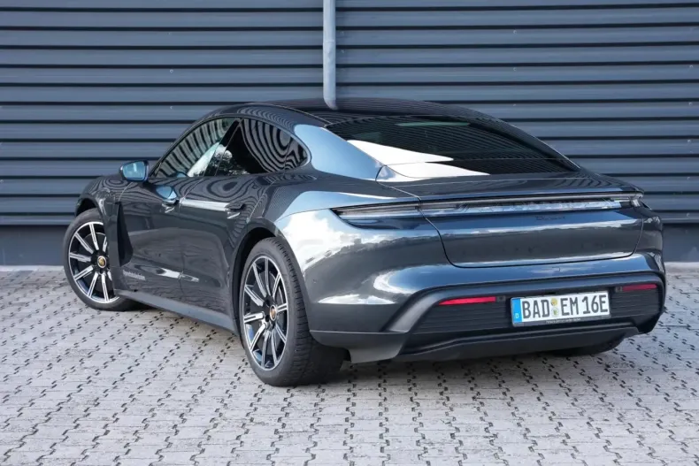 Porsche Taycan din 2024 cu 18.000 km - oferta POR122074 - foto 8