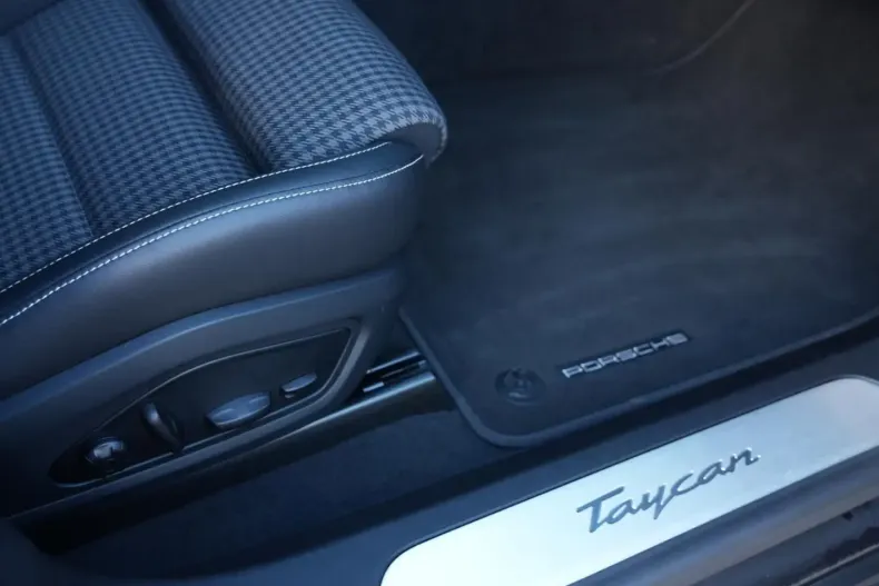 Porsche Taycan din 2024 cu 18.000 km - oferta POR122074 - foto 14