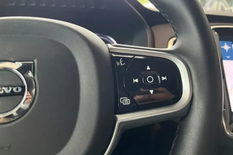 Volvo XC90 din 2022 cu 78.119 km - oferta VOL122075 - foto 26