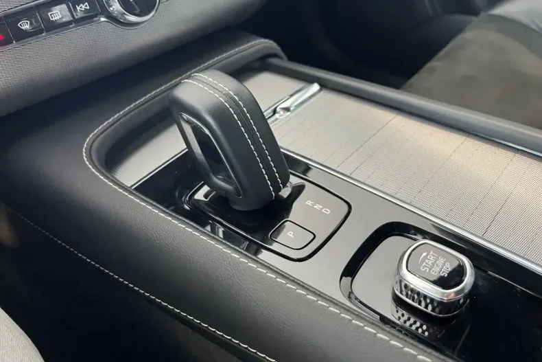 Volvo XC90 din 2022 cu 78.119 km - oferta VOL122075 - foto 27