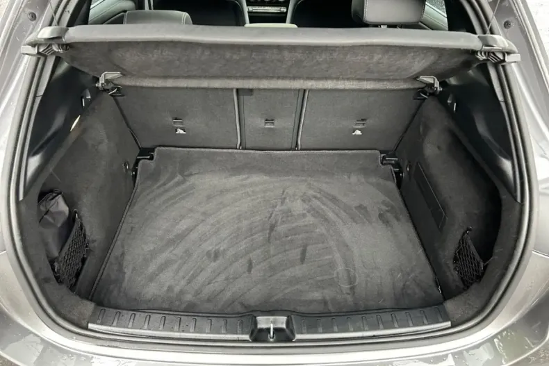 Mercedes-Benz GLA 220 din 2024 cu 4.535 km - oferta MER122081 - foto 10