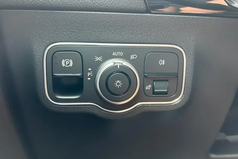 Mercedes-Benz GLA 220 din 2024 cu 4.535 km - oferta MER122081 - foto 15