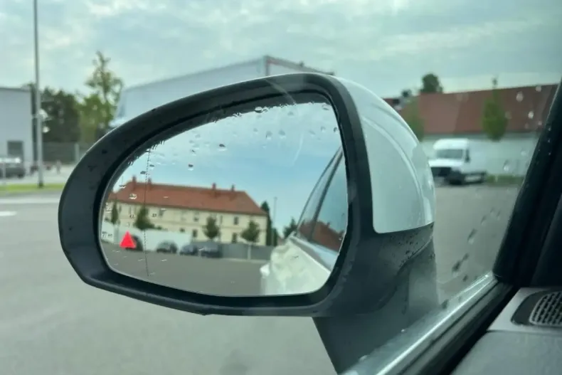 Mercedes-Benz GLC 200 din 2024 cu 23.800 km - oferta MER122082 - foto 9