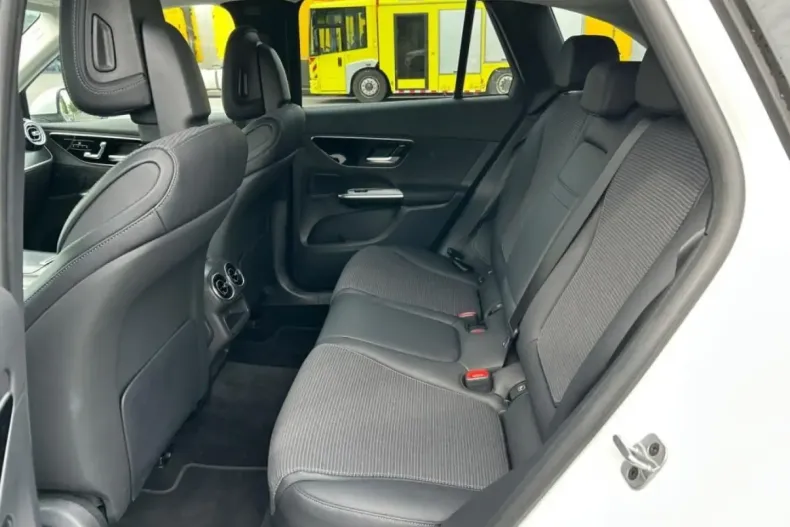 Mercedes-Benz GLC 200 din 2024 cu 23.800 km - oferta MER122082 - foto 14