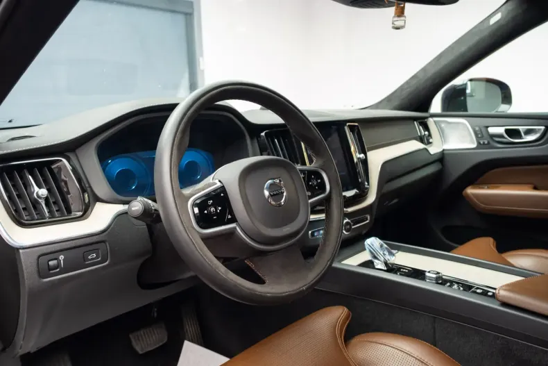 Volvo XC60 din 2020 cu 113.500 km - oferta VOL122083 - foto 11