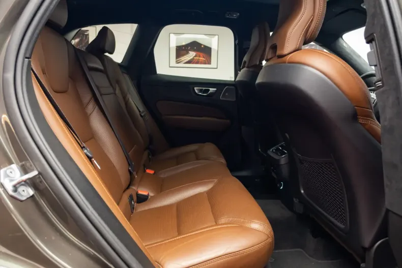 Volvo XC60 din 2020 cu 113.500 km - oferta VOL122083 - foto 25