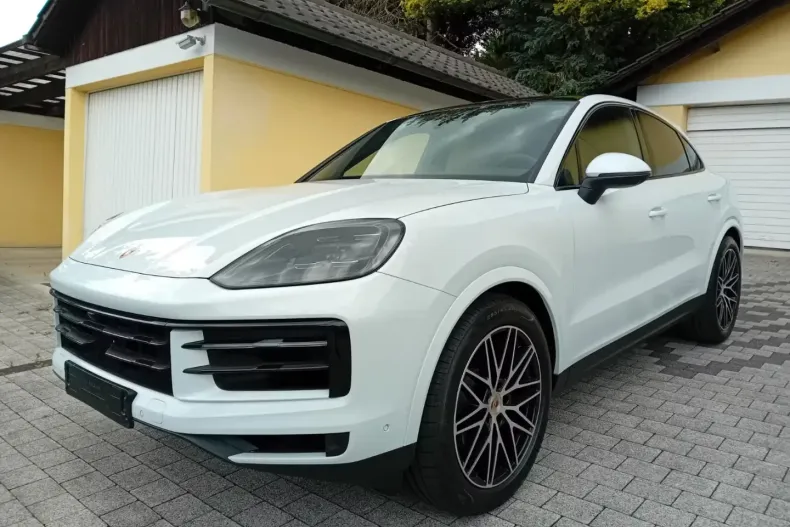 Porsche Cayenne din 2025 cu 150 km - oferta POR122087 - foto 1