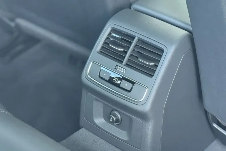 Audi A4 din 2021 cu 105.647 km - oferta AUD122088 - foto 24