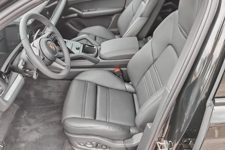 Porsche Cayenne din 2025 cu 50 km - oferta POR122091 - foto 7