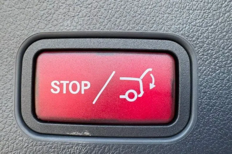 Mercedes-Benz GLC 220 din 2023 cu 44.378 km - oferta MER122095 - foto 10