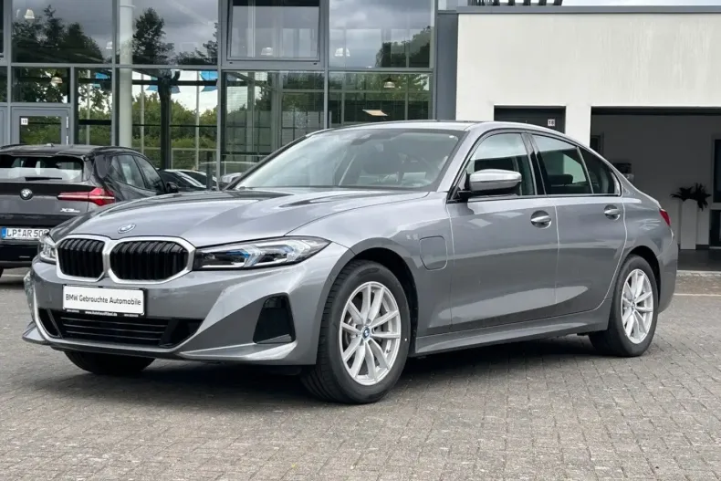 BMW 330 din 2023 cu 17.450 km - oferta BMW122097 - foto 1