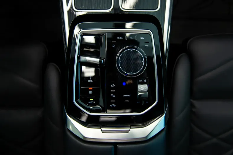 BMW 740 din 2023 cu 57.817 km - oferta BMW122102 - foto 25