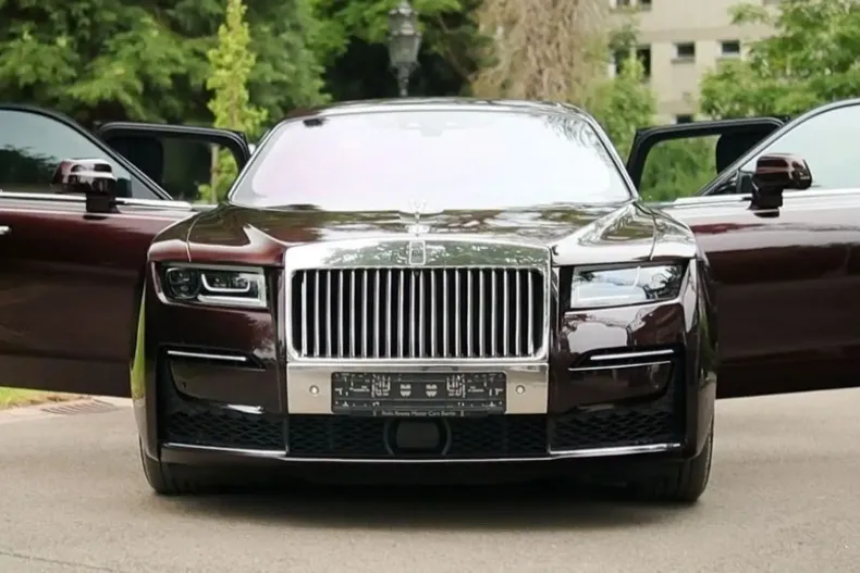 Rolls-Royce Ghost din 2020 cu 44.346 km - oferta ROL122103 - foto 2