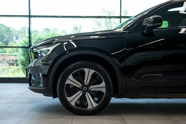 Volvo XC40 din 2022 cu 35.675 km - oferta VOL122107 - foto 8