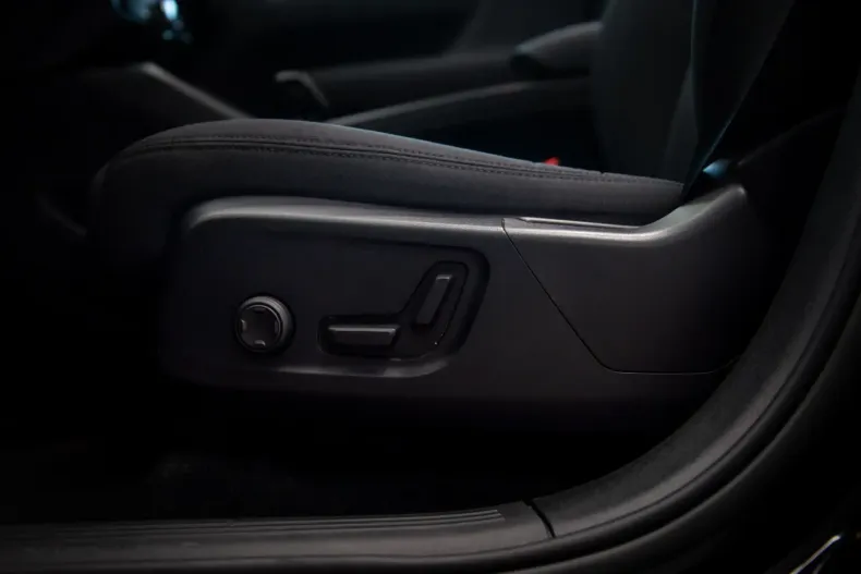 Volvo XC40 din 2022 cu 35.675 km - oferta VOL122107 - foto 12