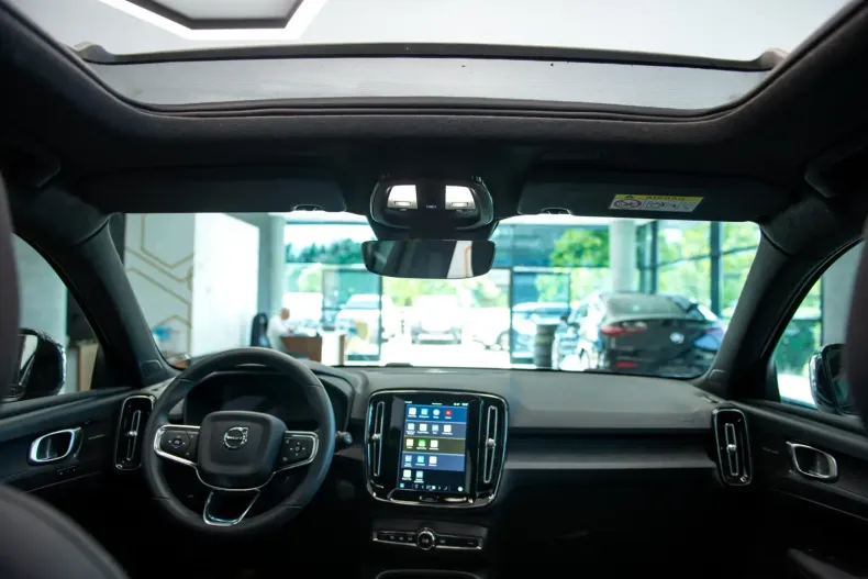 Volvo XC40 din 2022 cu 35.675 km - oferta VOL122107 - foto 16