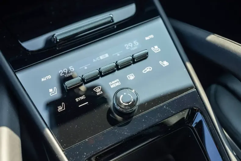 Porsche Cayenne din 2025 cu 4.004 km - oferta POR122109 - foto 3