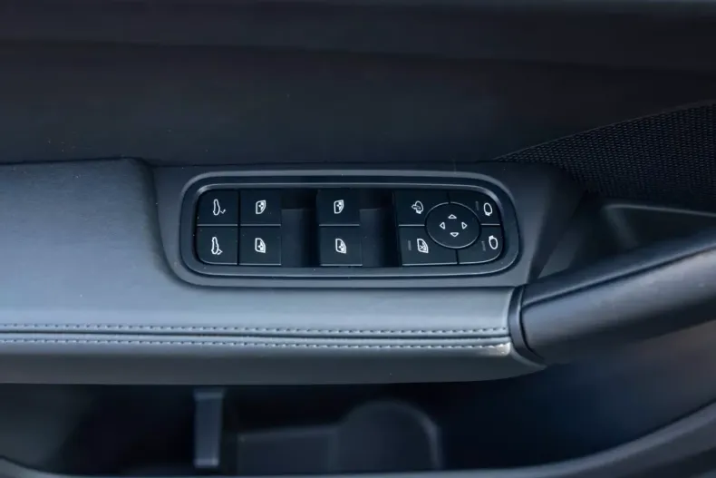 Porsche Cayenne din 2025 cu 4.004 km - oferta POR122109 - foto 8