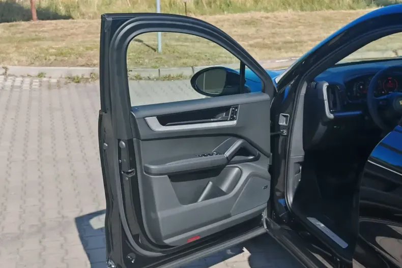 Porsche Cayenne din 2025 cu 50 km - oferta POR122110 - foto 7