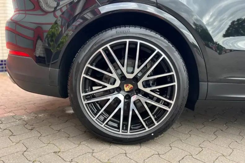 Porsche Cayenne din 2025 cu 40 km - oferta POR122112 - foto 3